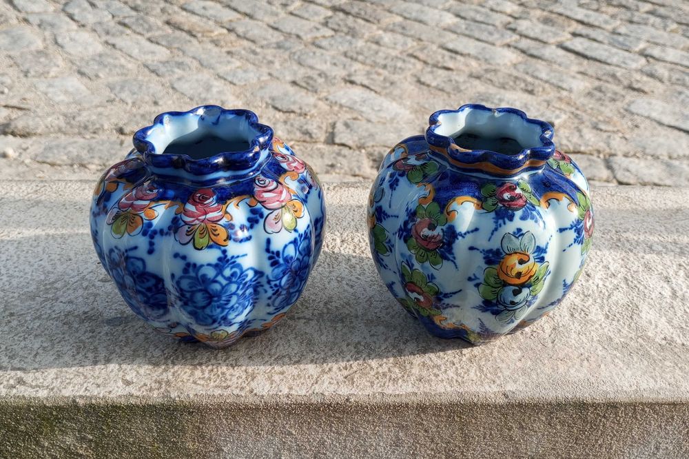 Antigas jarras em faiança E.P.L. Alcobaça