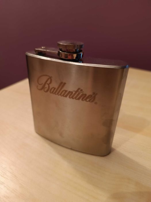 Piersiówka z logo Ballantine's 210ml Stal nierdzewna