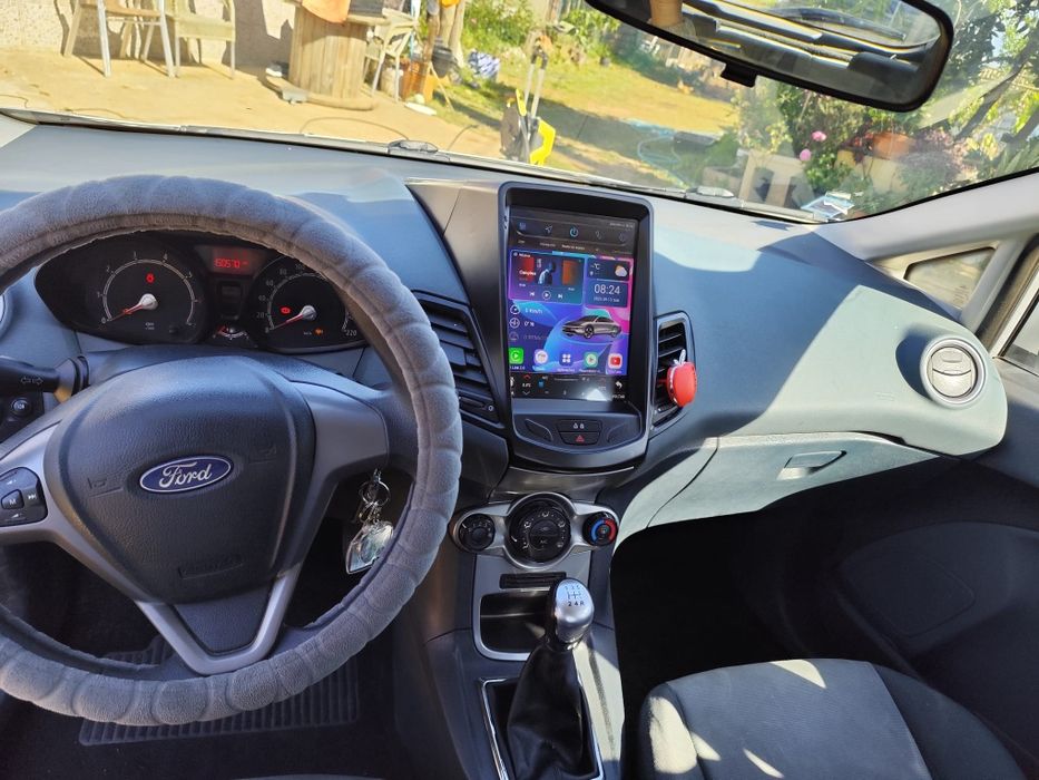 Ford Fiesta | 150.000 km | Rádio touchscreen | Bom estado
