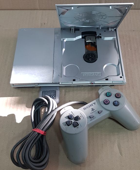 Sony PlayStation 2 (model SCPH-70004)