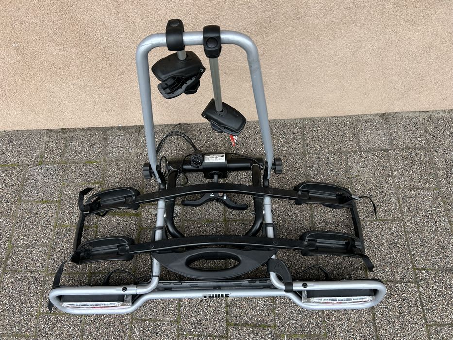 Bagażnik rowerowy Thule na dwa rowery uchylny na hak holowniczy