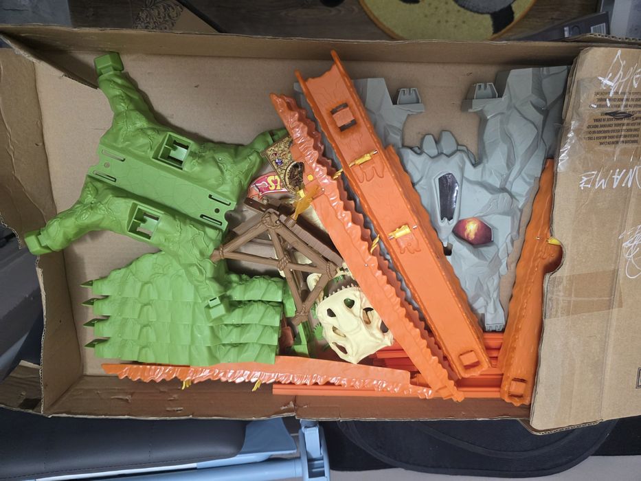 Трек Hot Wheels"Вулкан"