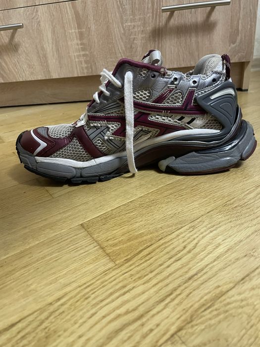 Balenciaga Runner 42