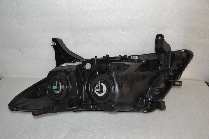 Правая фара Nissan Pathfinder 260103KA0B галоген 2013 - 2016