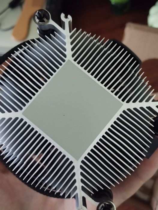 Новий боковий кулер від процесора AMD ryzen 5 3600