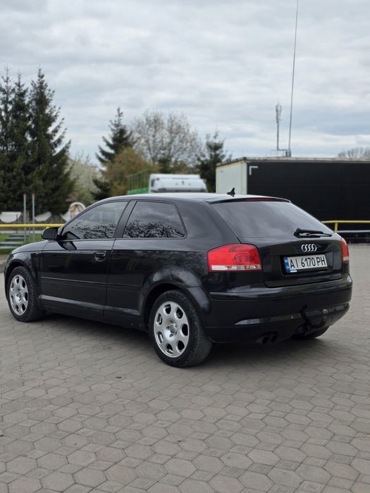 Продам дешево  Ауді на автоматі .