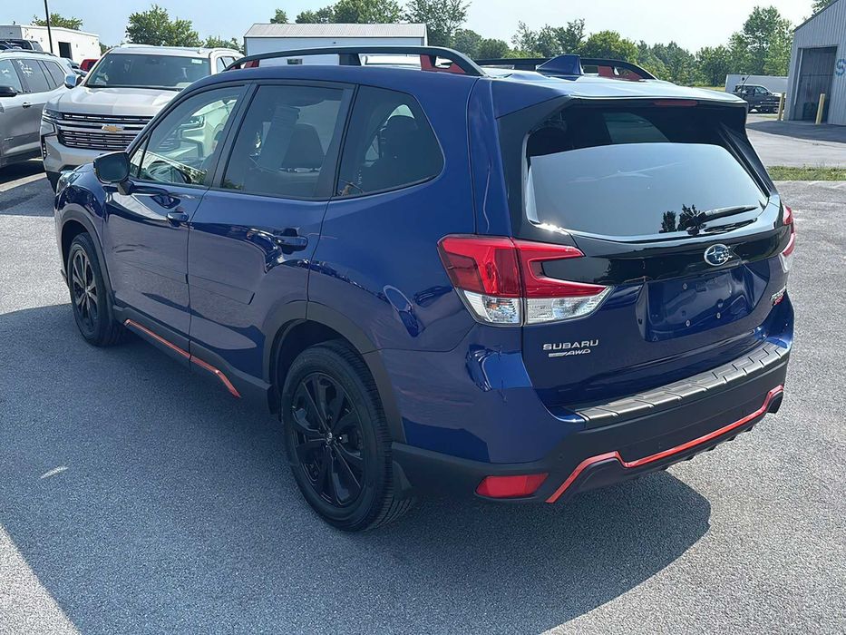 Subaru Forester      2022