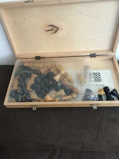 Jogo Xadrês antigo em madeira