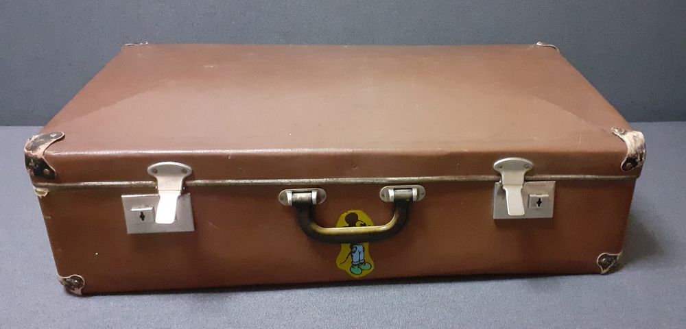 Вінтажна  валіза