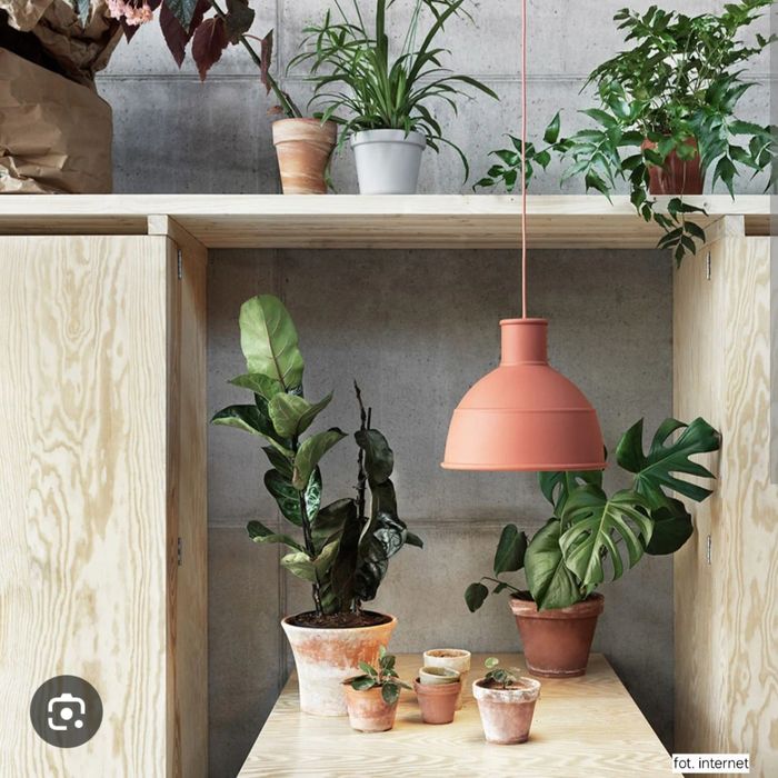 Lampa wisząca Muuto Unfold czerwona terracota silikonowa