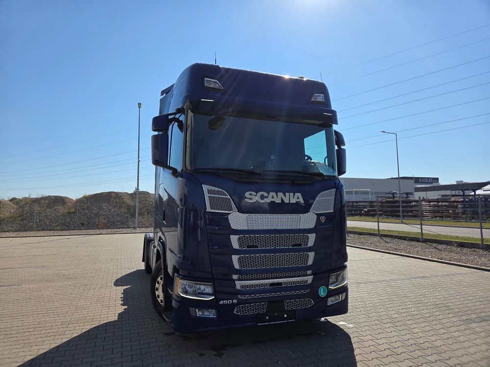 alt