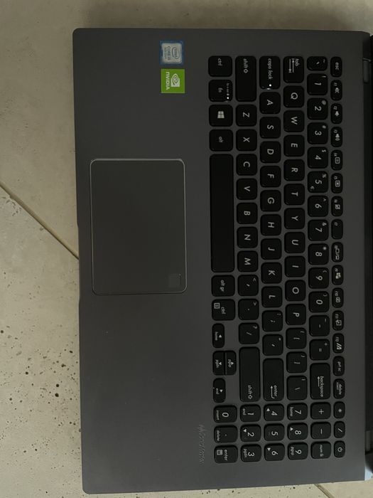 Laptop Asus VivoBook
