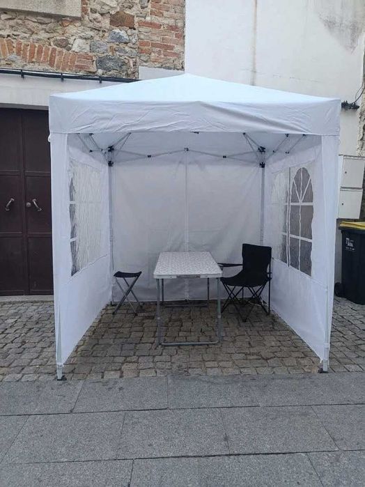 Tenda dobrável Outsunny 2x2 m com 4 paredes – como nova