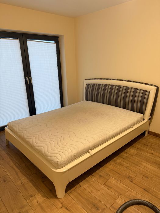 Łóżko wielogłowy duże