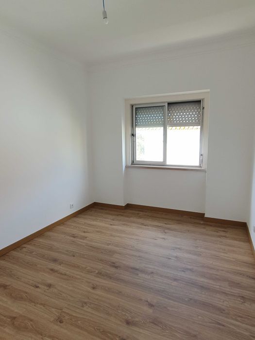 Andar de Moradia com garagem e quintal