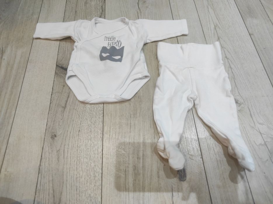 Komplet niemowlęcy body i półśpiochy