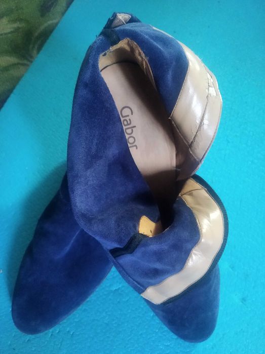 Сапожки замшевые.