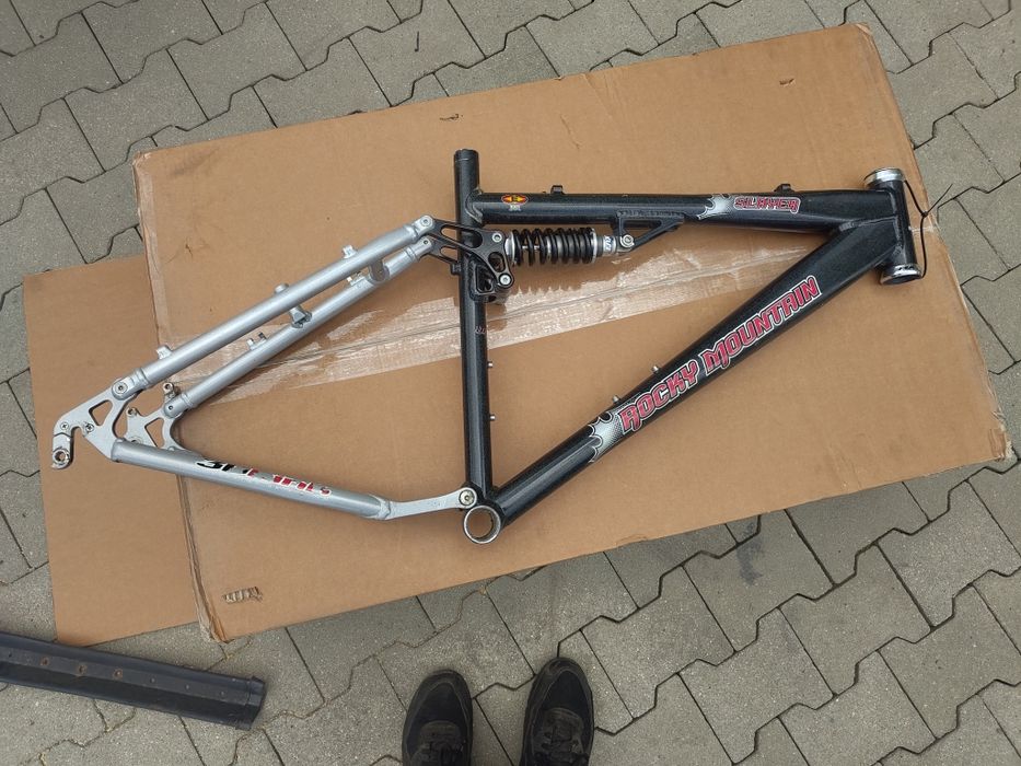 Rama Rocky mountain Slayer. damper Fox wanilia r cztery fsa  koło 26 od 9 rama retro mega stan