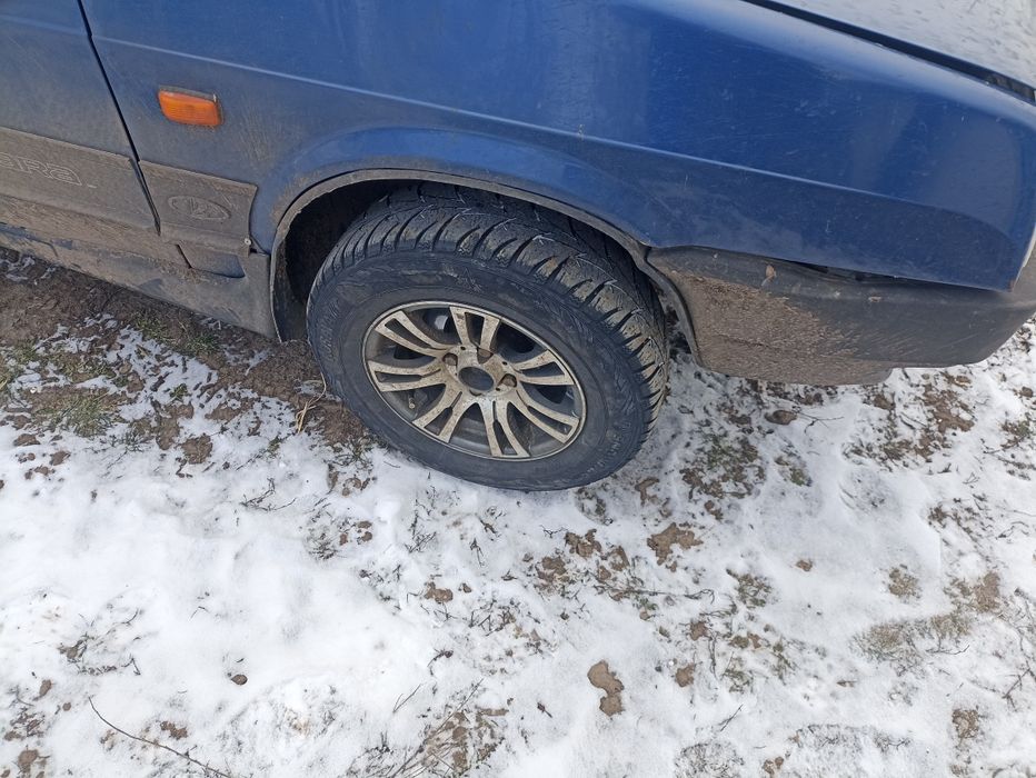 Автомобіль Ваз  21099