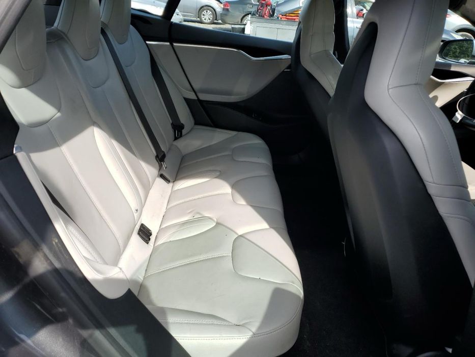 Двері Tesla S P85D pmng