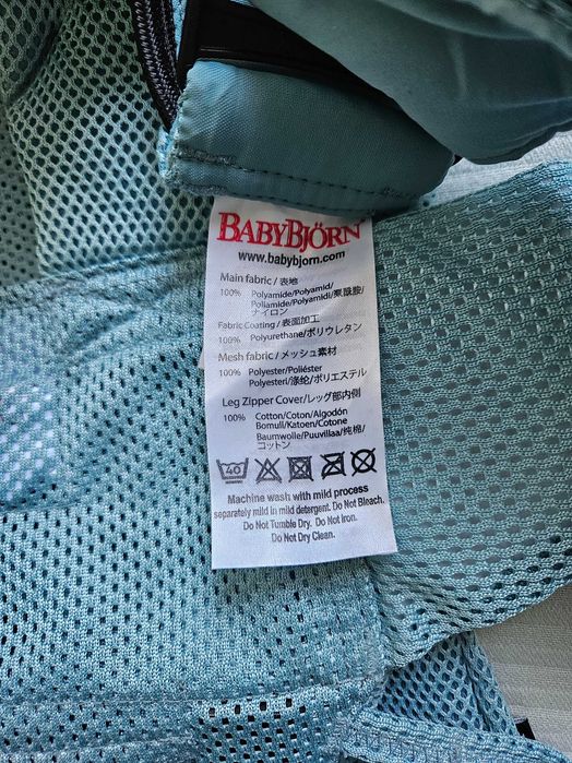 Marsúpio BabybjornCarrier One Azul Claro em excelente estado