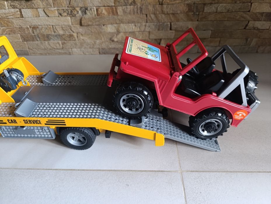 Продам евакуатор Bruder Mercedes-Benz Sprinter c джипом