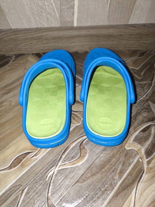 Крокси шльопанці Miniso