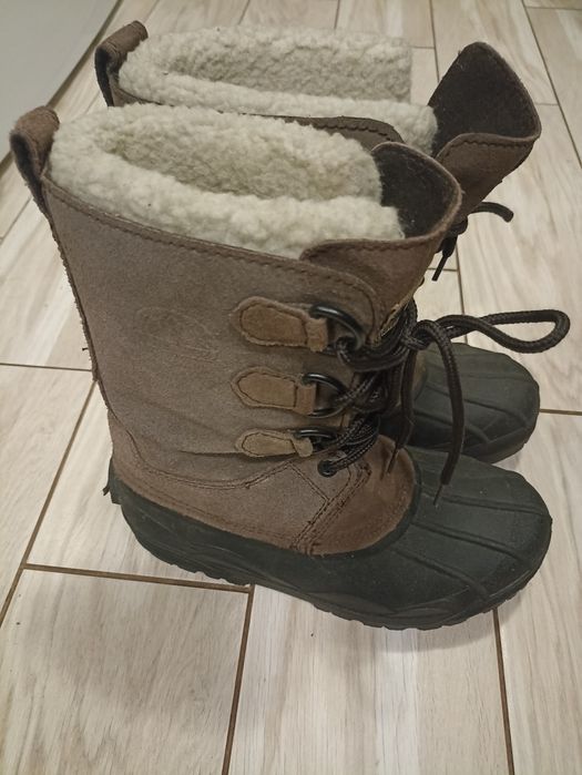Продам зимове взуття Adventuridge 36-37