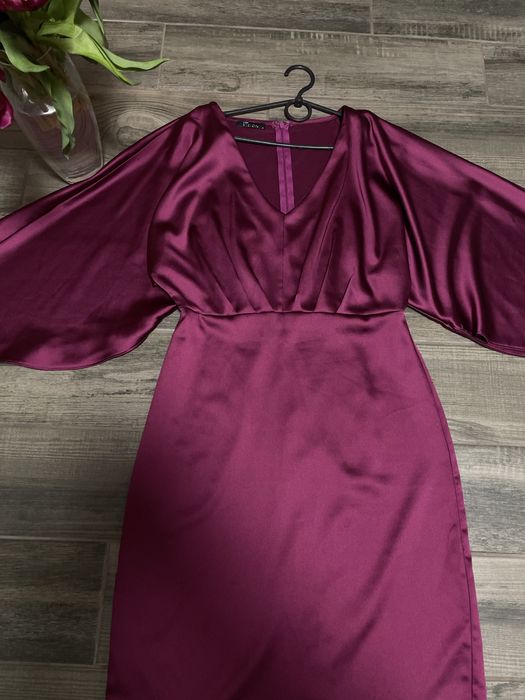 Сукня з неймовірними рукавами