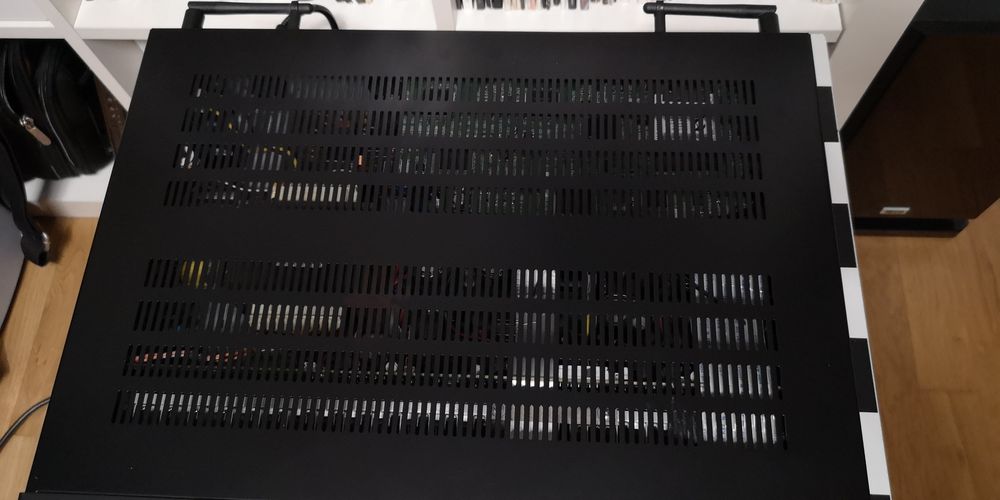 Amplituner kina Marantz NR 1506 pilot