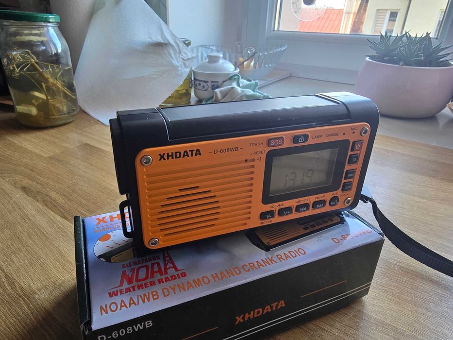 XHDATA D608WB Super Radio Awaryjne Solar Korba USB