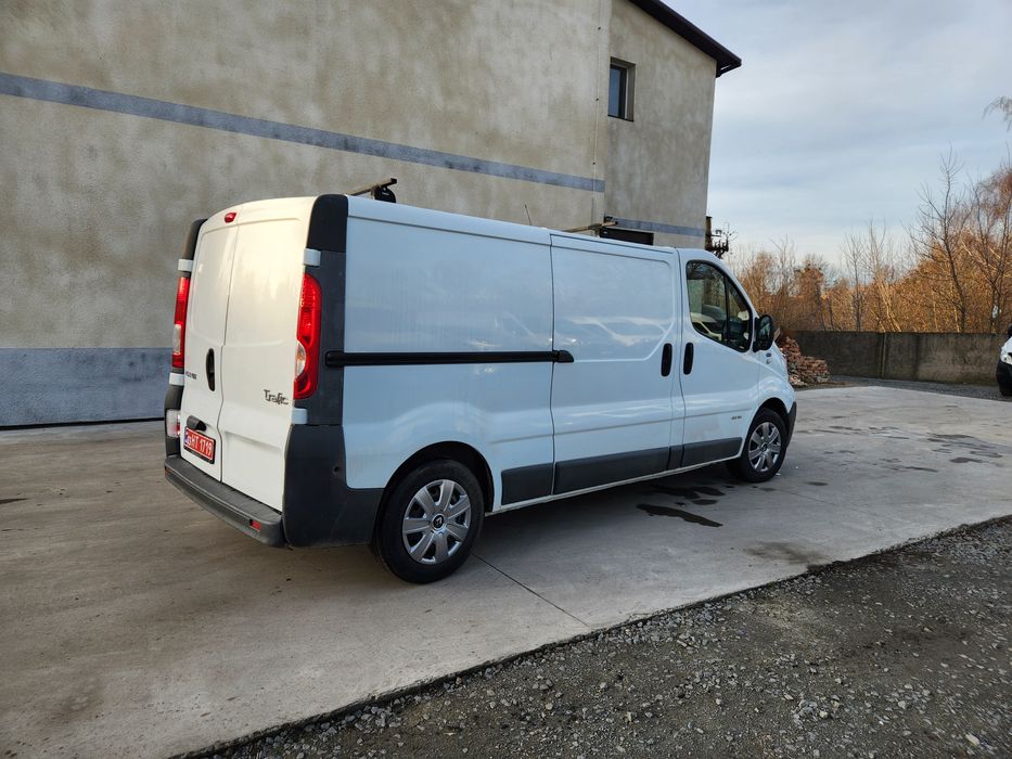 Рено трафік 2012 рік, 2,0 дизель,довга база