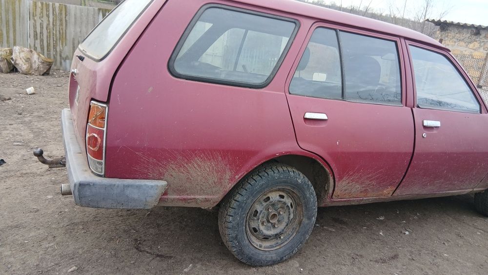 Продам машину 323 1985 года