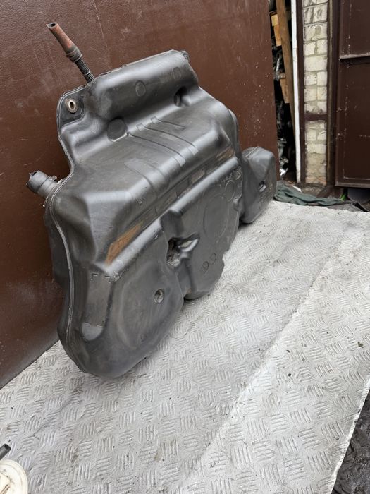 Бак бензобак Тойота королла 08г toyota corolla e150