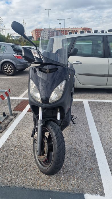 Yamaha X-Max 125