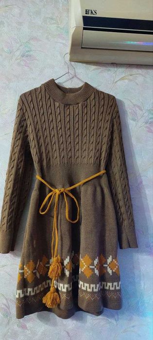 Продам в'язану сукню (нова)