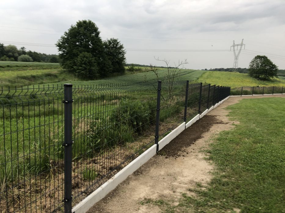 Ogrodzenia panelowe fi 4mm Wiśniowski 10 lat Gw, podmurówka Uranos