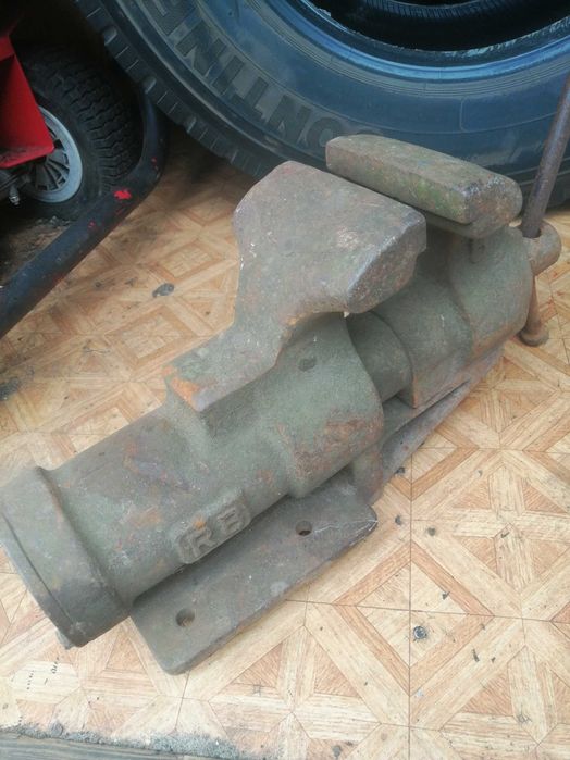 SPRZEDAM duze imadlo  niemieckie 42 kg oraz  kowalskieTERAZ TANIEJ