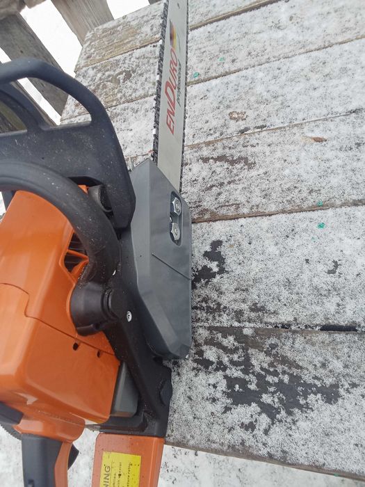 Продам Бензопилу