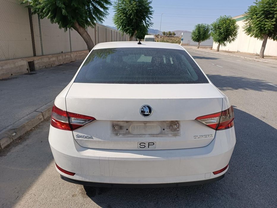 Sistema De Áudio Rádio Cd Skoda Superb Berlina 3V3