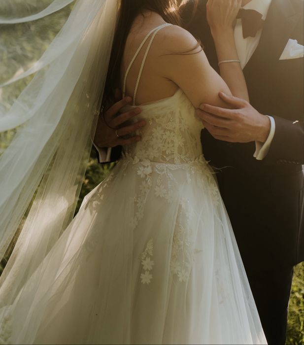 Romantyczna suknia ślubna Charlina Anne-Mariée, rozmiar 36