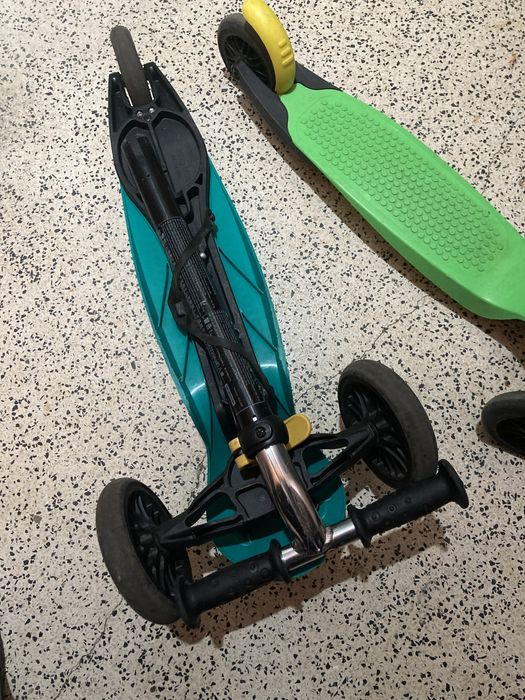 Trotinete criança pequena