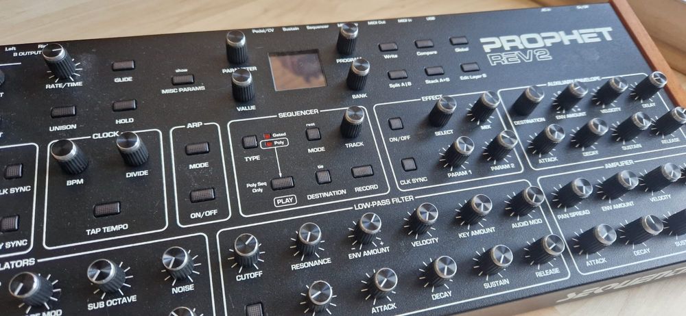 Sequential Prophet REV2 16 voice Desktop