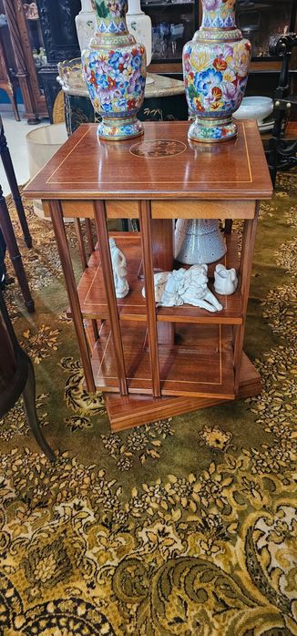 Estante\Mesa Giratória