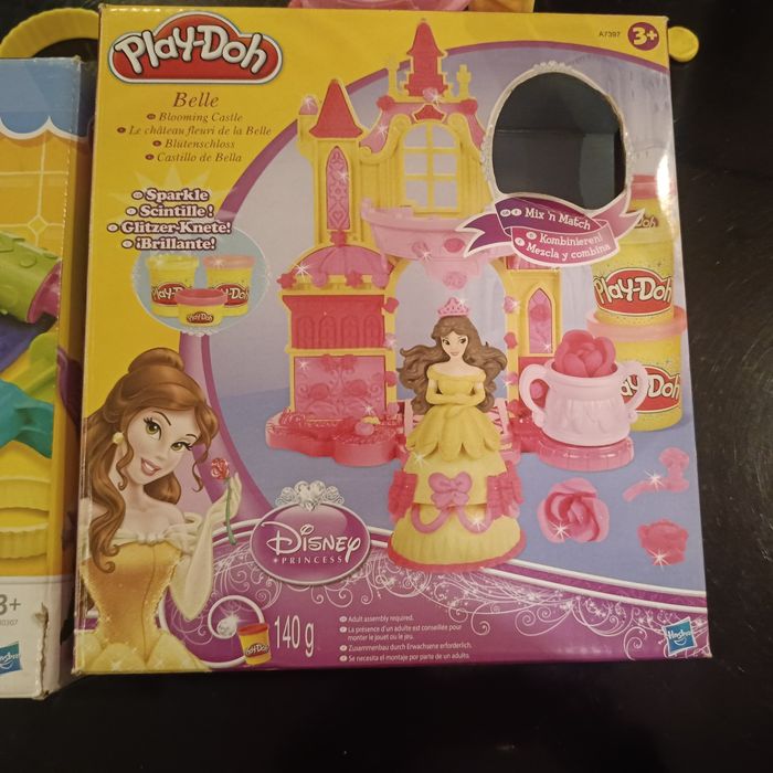 Dwa zestawy Play-doh same foremki