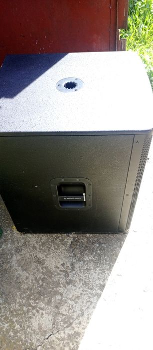 Сабуфер Electro-Voice elx118p