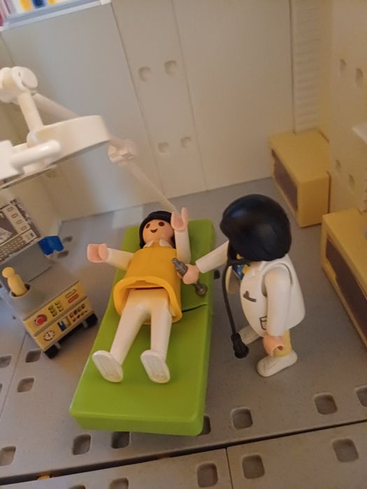 Playmobil duży szpital z wyposażeniem