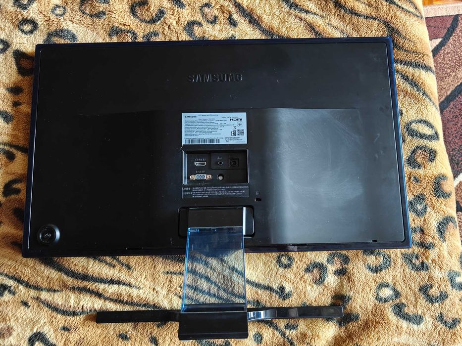 Монитор Samsung S24E390HL