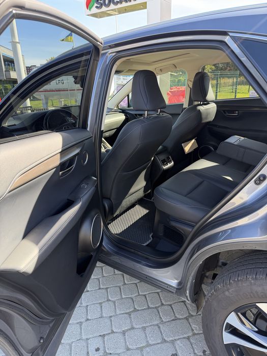 Лексус NX 300 Lexus