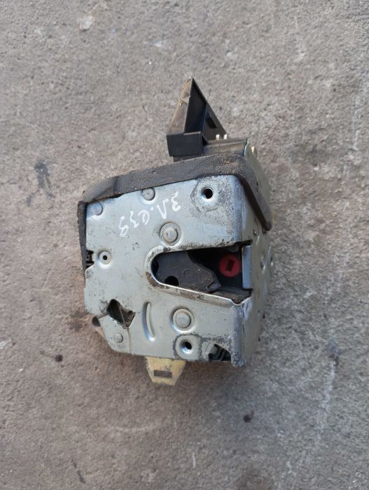 Замок двери задний левый BMW e39,e38